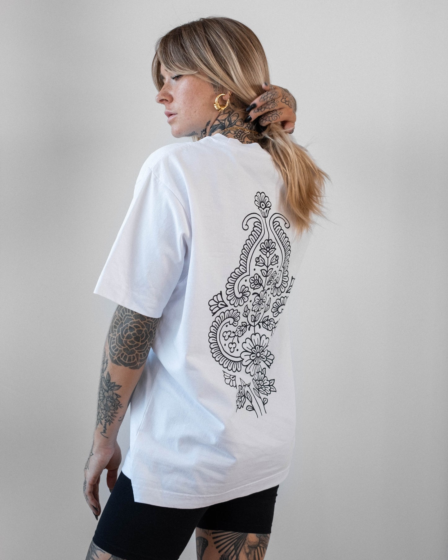 GNA | WHITE SHIRT