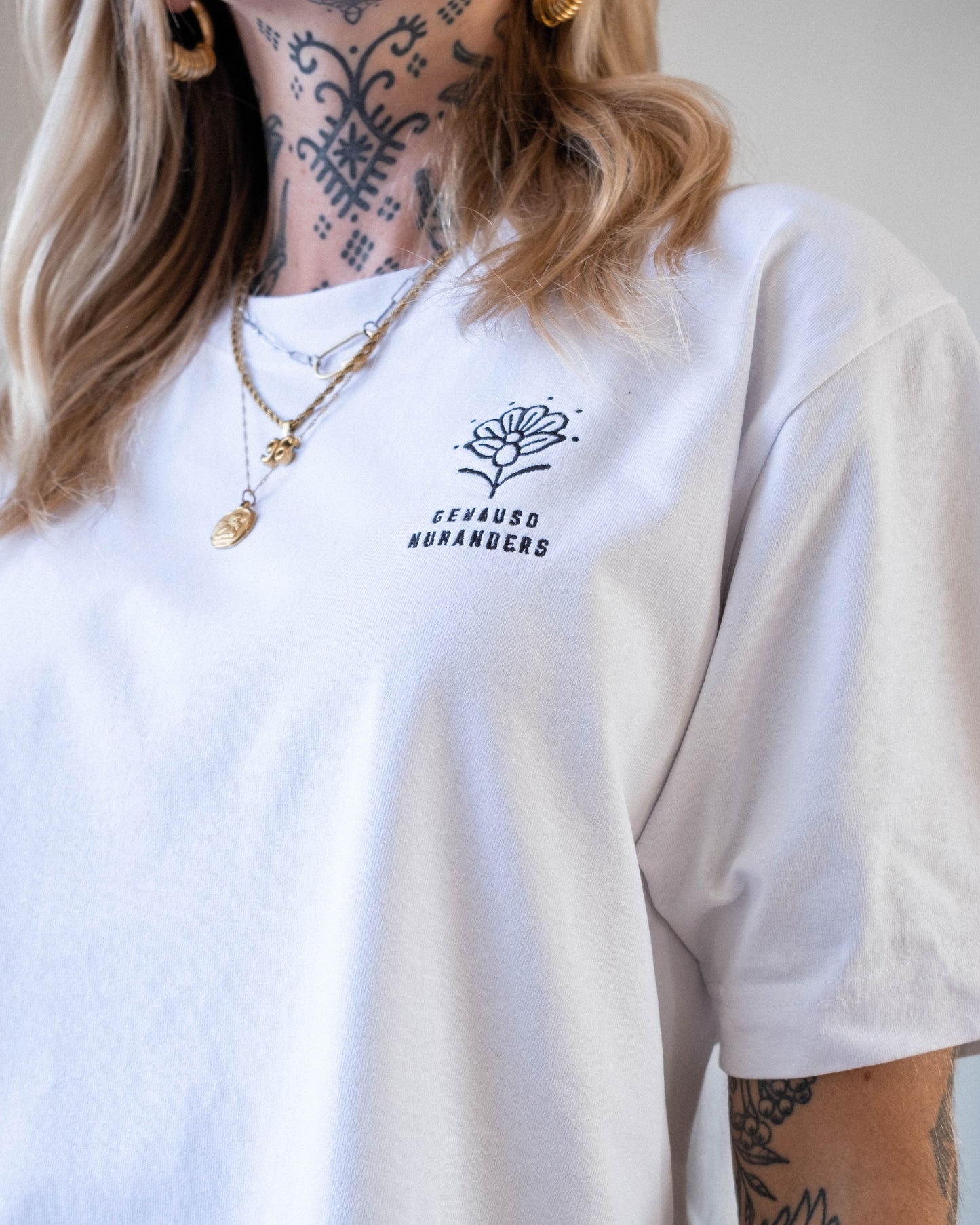 GNA | WHITE SHIRT